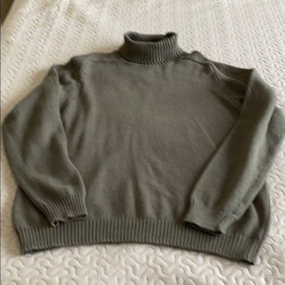 Brooks Sport Moss Green Turtleneck Sweater Size M - Picture 3 of 8